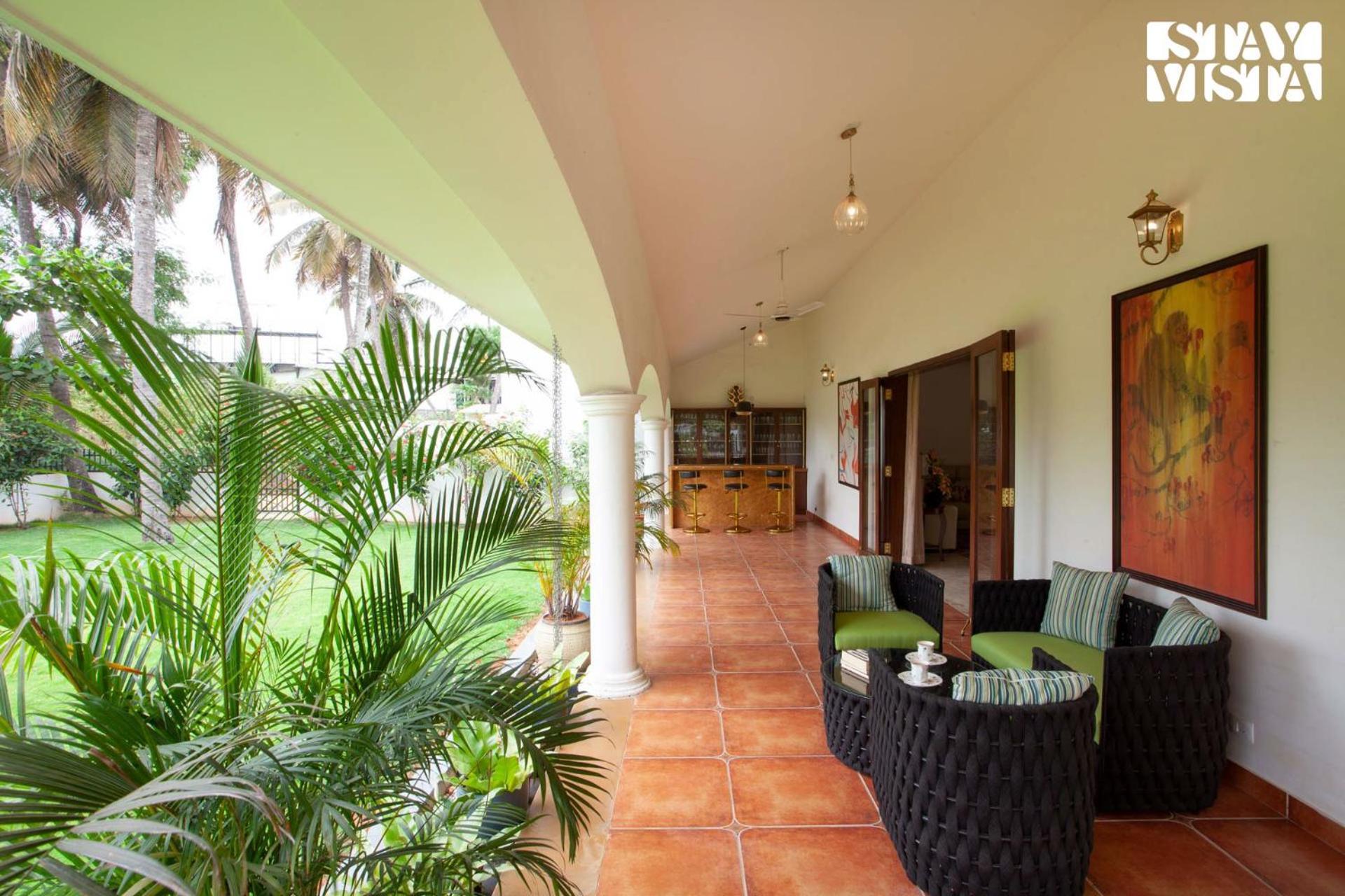 Stayvista At Silver Oak Farm - Breakfast Included Bangalore Ngoại thất bức ảnh